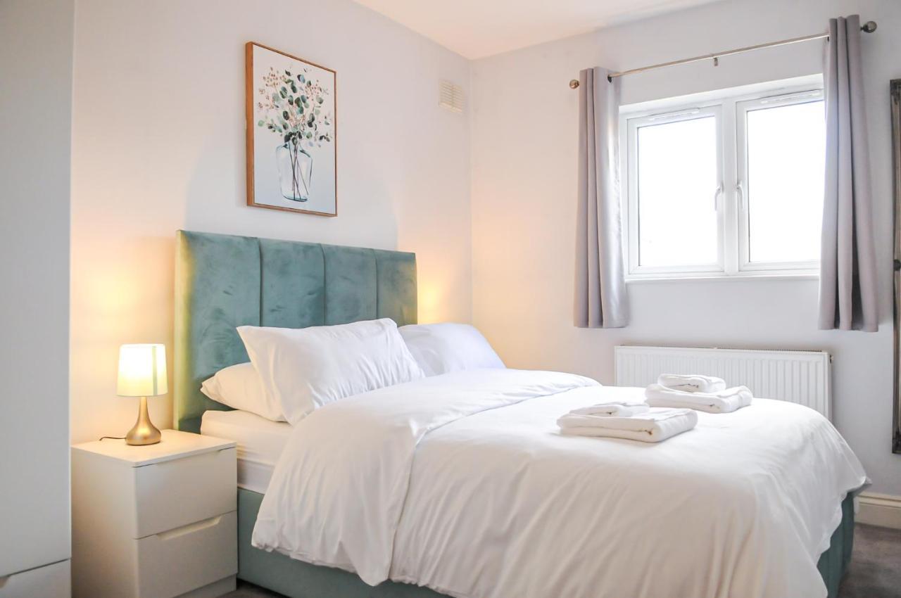 Luxury 5 Star London Apartment - Parking, Garden, Nr Greater London Metro Stations Экстерьер фото